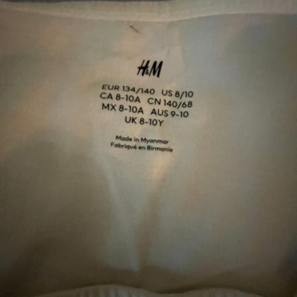 H&M Capped Sleeve Cream Colored Shirt NWT - Picture 2 of 4